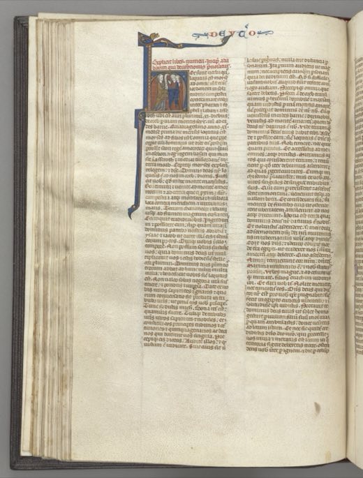 Fol. 62v, Deuteronomy, historiated initial H, Moses with horns and scroll preaching to two men